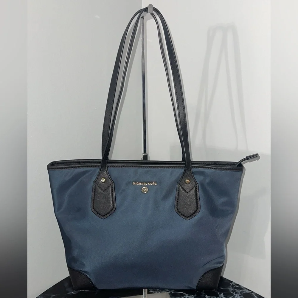 MICHAEL KORS Eva Top Zip Tote Nylon Bag Navy Gold Hardware AUTHENTIC - Picture 7 of 15